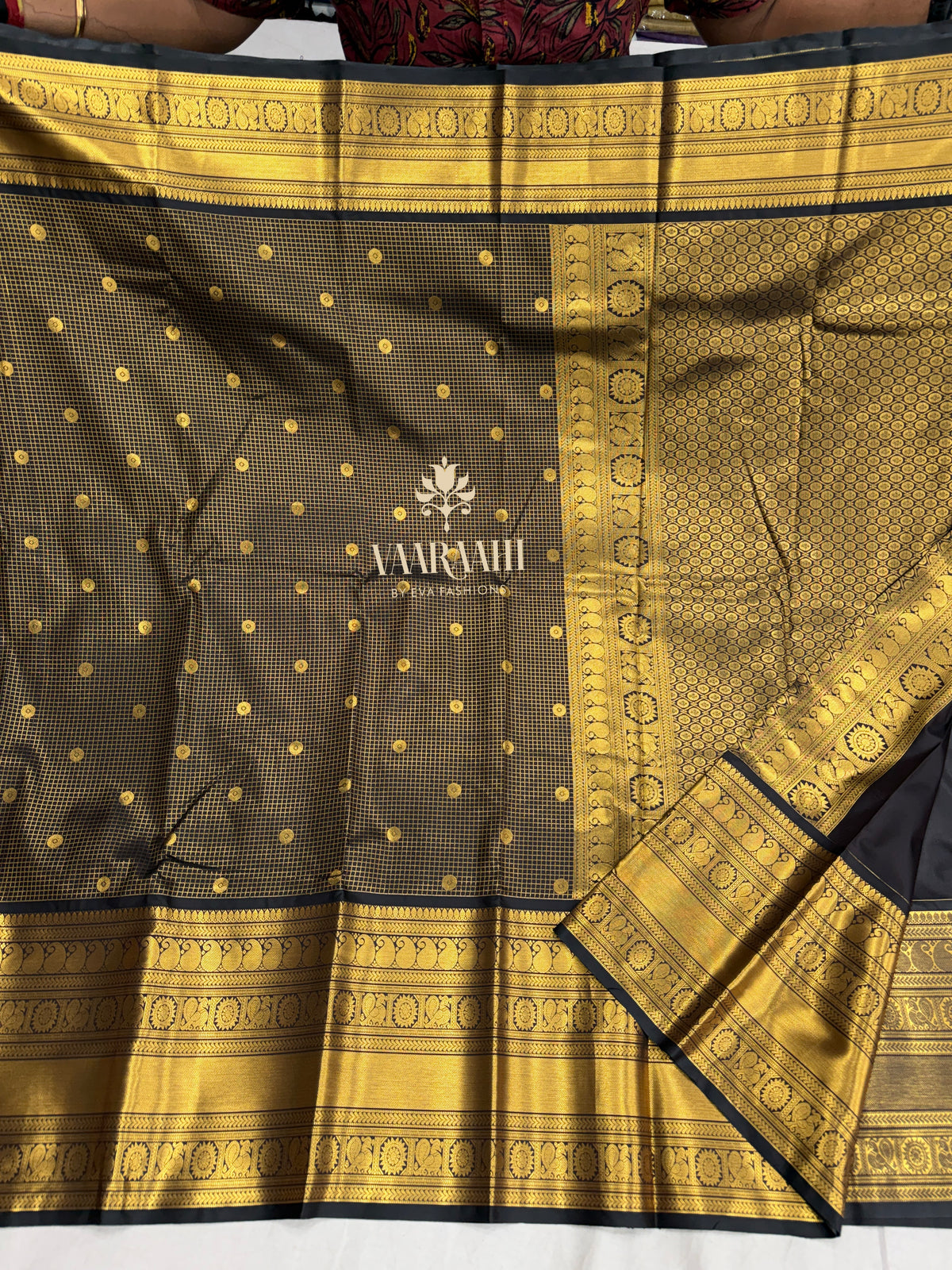 Vintage Kchipattu Style Sarees with Rich Zari Border